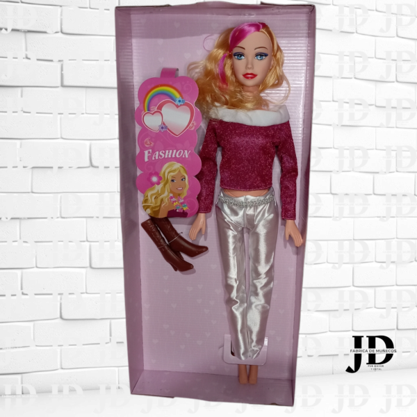 MUÑECA MUSICAL DE CAJA